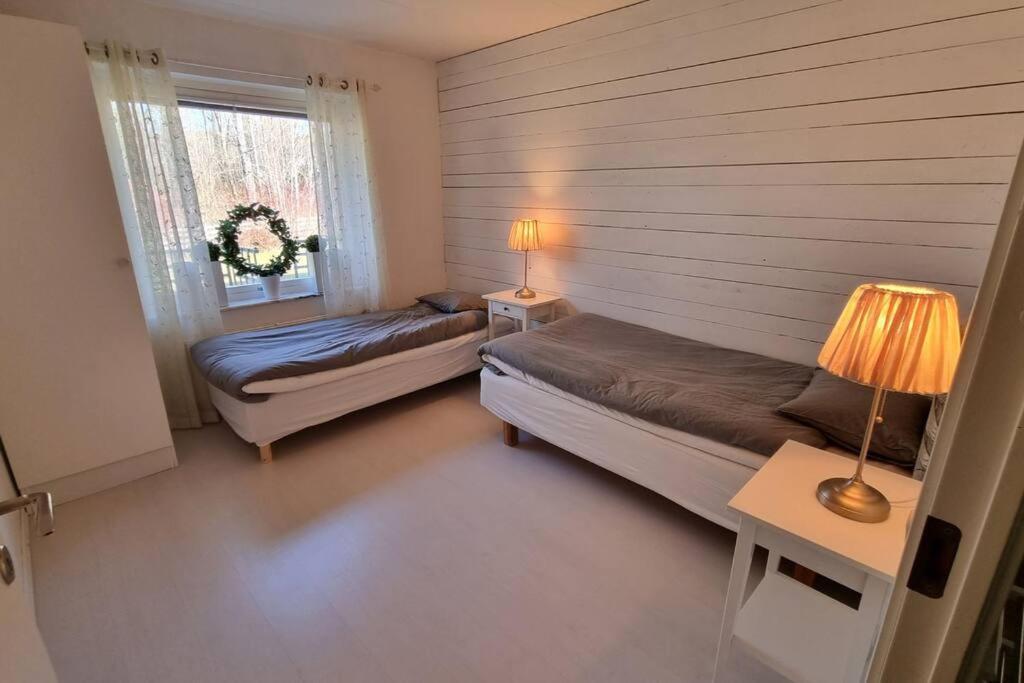 Trivsamt Parhus I Lugnt Omrade Inne I Tranas! Exterior foto