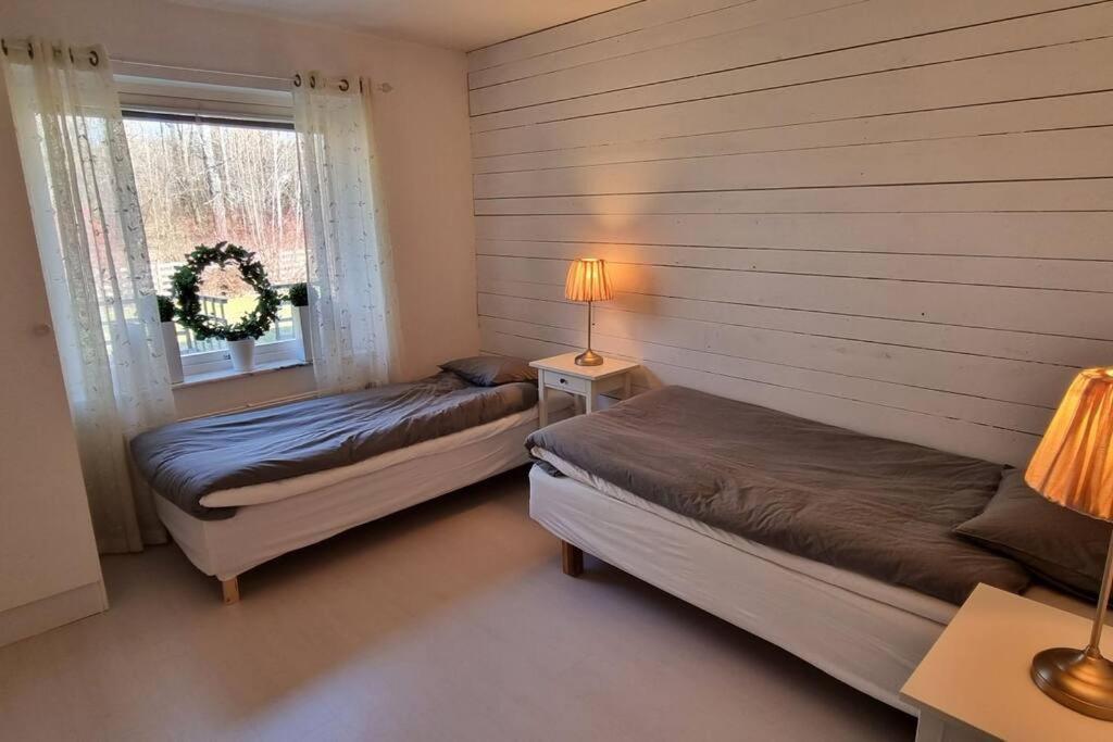Trivsamt Parhus I Lugnt Omrade Inne I Tranas! Exterior foto