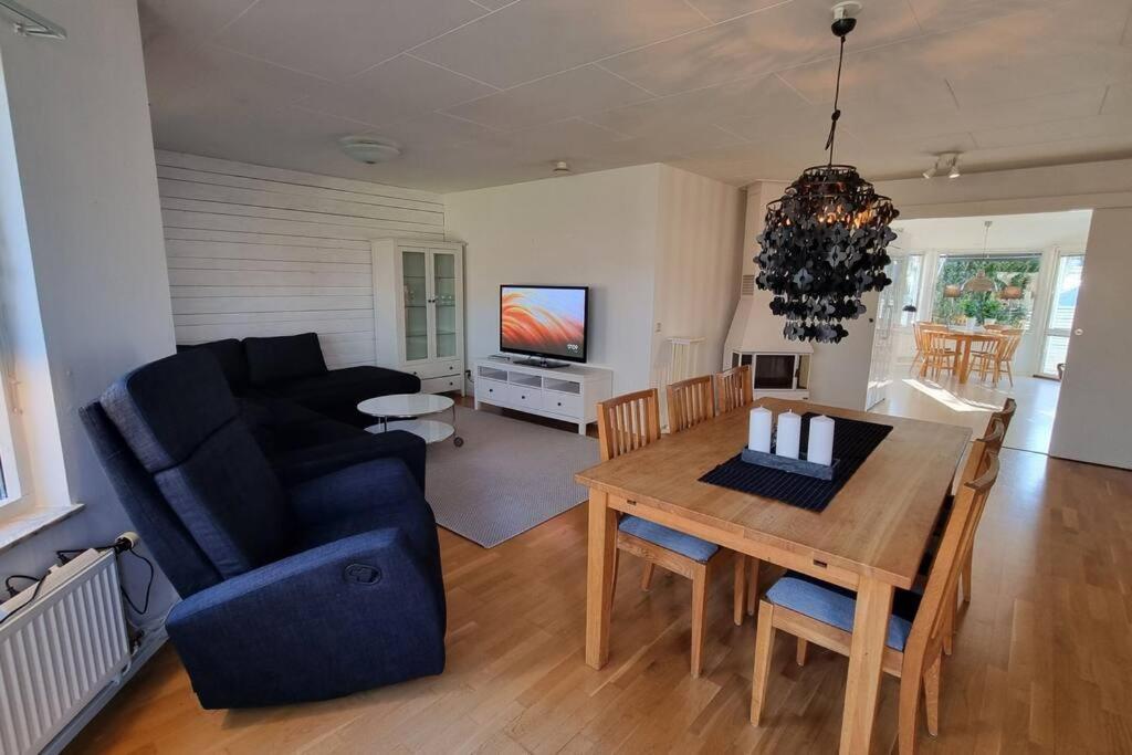 Trivsamt Parhus I Lugnt Omrade Inne I Tranas! Exterior foto